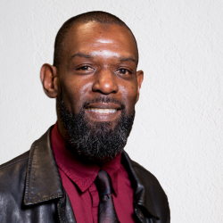 VaShawn's headshot